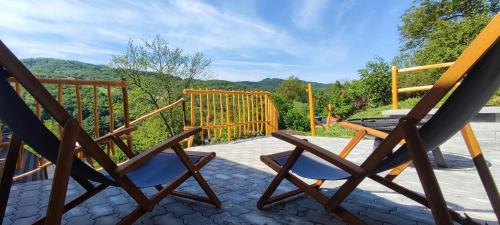 Chata pod kopcom obrázok