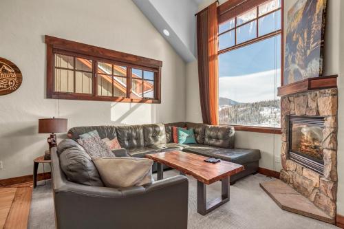 Rolling Ridge Lodge 30C by Great Western Lodging in Silverthorne, USA