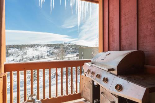 Rolling Ridge Lodge 30C by Great Western Lodging in Silverthorne, USA