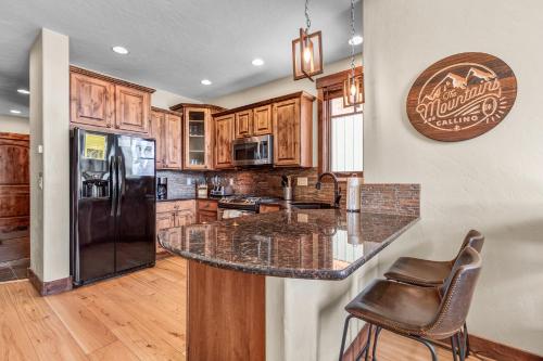 Rolling Ridge Lodge 30C by Great Western Lodging in Silverthorne, USA