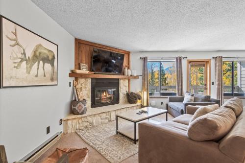 Salt Lick 4826 by Great Western Lodging in Silverthorne, USA