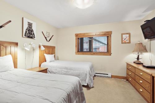 Sawmill Creek Condo 210 by Great Western Lodging in Breckenridge, USA