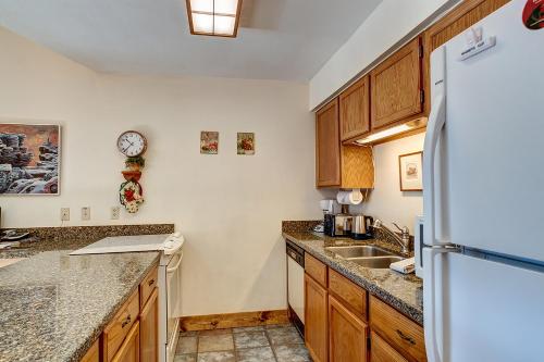 Sawmill Creek Condo 405 by Great Western Lodging in โฟร์โอคล็อก