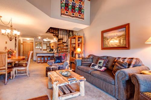 Sawmill Creek Condo 407 by Great Western Lodging in Breckenridge, USA