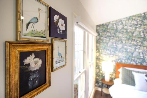 Private Patio Retreat in Charming Downtown near Bonaventure Cemetary