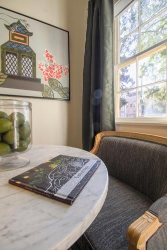 Private Patio Retreat in Charming Downtown near Bonaventure Cemetary