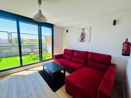 Loft 29 con piscina, terraza, jardín y Netflix, Madrid