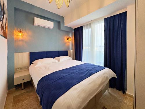 Double Room with Balcony and Sea View