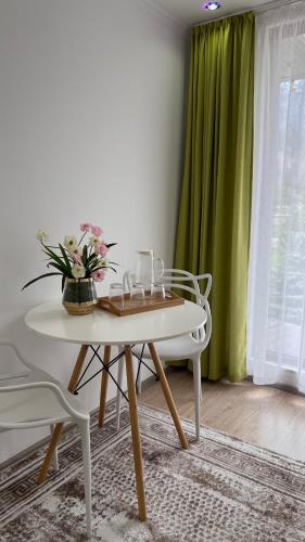 Instalaciones, Tazabek guest house in Rot-Front