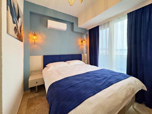 Double Room with Balcony and Sea View