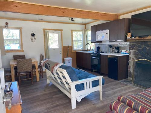 Queen Suite image 2