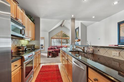 The Pines 53 by Great Western Lodging in Breckenridge, USA