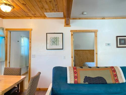Queen Suite image 9