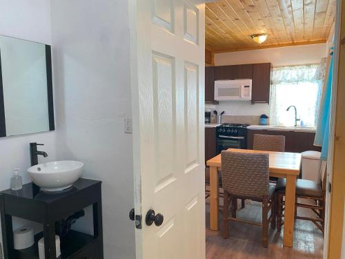 Queen Suite image 1