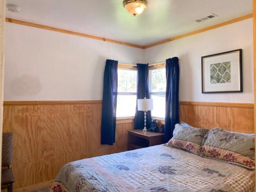 Queen Suite image 10
