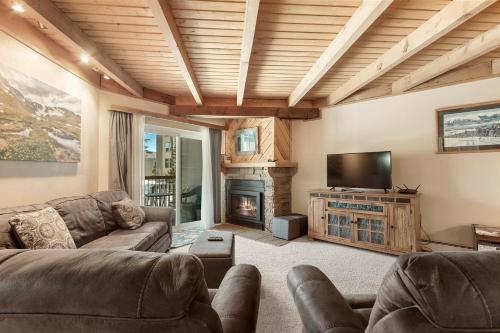 Treehouse Chateau by Great Western Lodging in Silverthorne, USA
