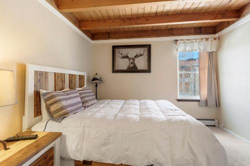 Treehouse Chateau by Great Western Lodging in Silverthorne, USA