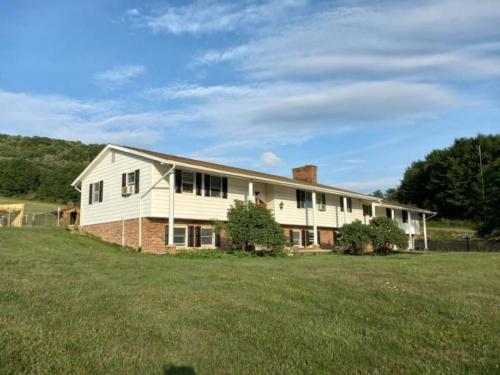 266 Perfect for large groups and events in Coudersport, USA