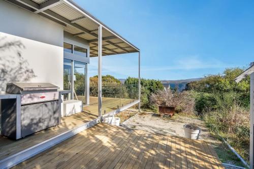 Getaway Hideaway-close to beach Sleeps-8 in Sandford