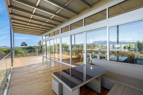 Getaway Hideaway-close to beach Sleeps-8 in Sandford