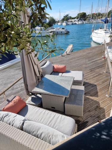 Marina Prestige 6-8 pers 120 m2 vue mer + couchage insolite bateau