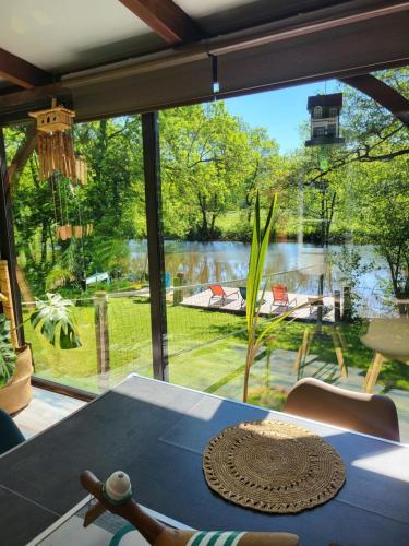 Chez Nirina proche Puys DuFou in Mortagne-sur-Sèvre