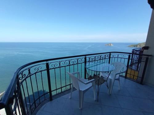 Two-Bedroom Apartment room in Edificio el peñon