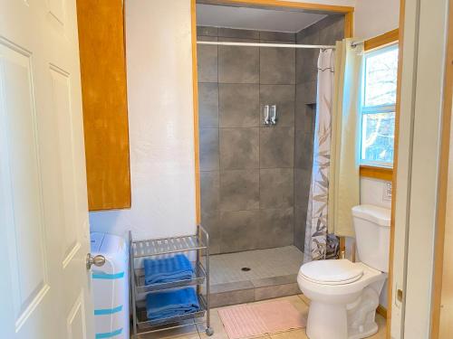Queen Suite image 5