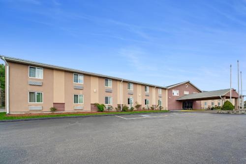 Americas Best Value Inn Foxboro - image 8