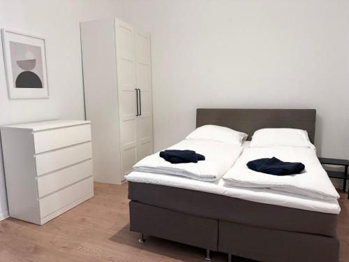 Be in Berlin Apartments at Charlottenburg Castle Room Type - Three-Bedroom Apartment