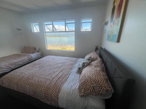 1 queen bed, 1 twin bed, 1 bunk bed
