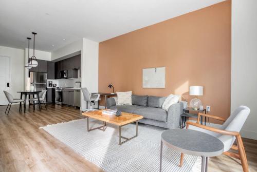 Inglewood 1br w sundeck clubhouse nr shopping LAX-1160 in Inglewood, USA