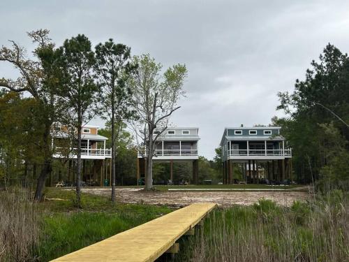 The Clermont at Clermont Bay in Clermont Harbor, USA