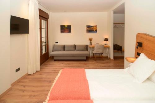 Koplietošanas atpūtas telpa ar TV, Hotel A Reigada in Grandas De Salime