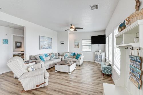 2 Decks, Patio and Views Beachfront Texas Retreat, Surfside Beach (zdjęcie 3)