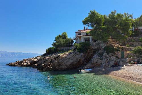 Secluded fisherman's cottage Cove Pakomina Hvar - 12702 Gdinj 