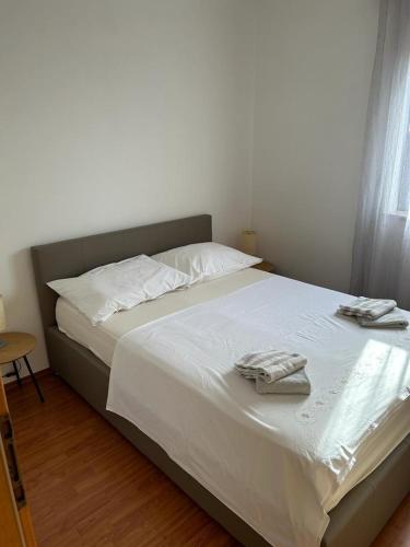 Apartments by the sea Slatine Ciovo - 1128 - image 13