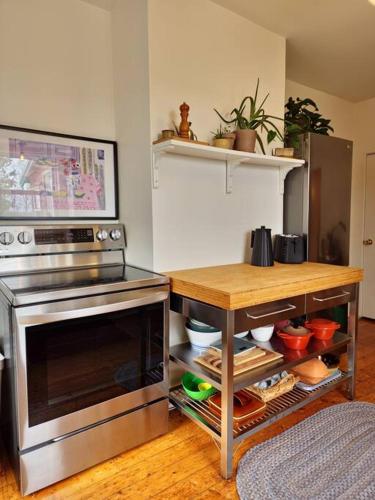 Vintage Vibe 4 Bedroom in Hopewell Cape (NB)