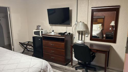 Deluxe Inn Of Roswell