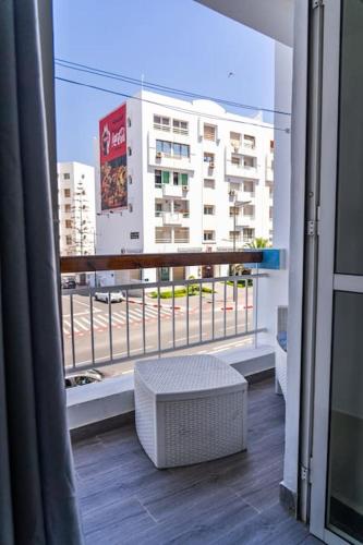 Beachside Haven seven Min Drive in Les Amicales