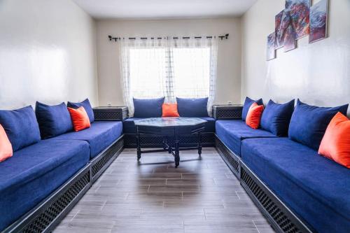 Beachside Haven seven Min Drive in Les Amicales