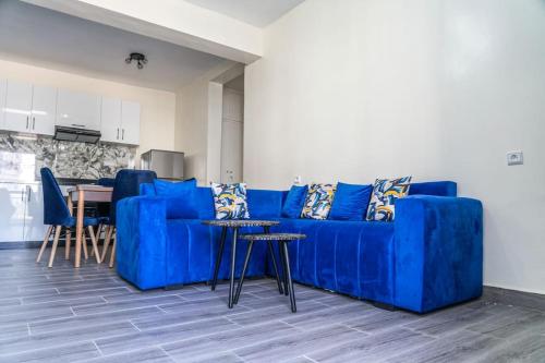 Beachside Haven seven Min Drive in Les Amicales