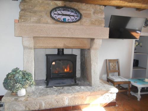 Modern Holiday Home in Plouhinec France with Sea Nearby - image 3