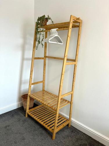 Quaint 2Bed House near Wigan Centre in Wigan