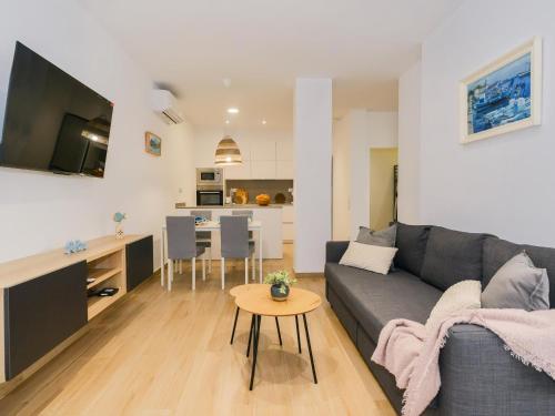 Apartamento Palamós, 2 dormitorios, 4 personas - ES-329-26