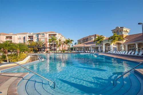 Marvel-Themed, Spacious Condo Near OCCC, Sea World, Disney, and Universal with Extra Amenities 4