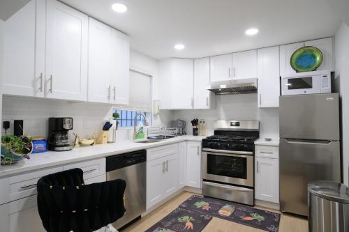 Kitchen, Exquisite 3 Bedrooms in Irvington (NJ)