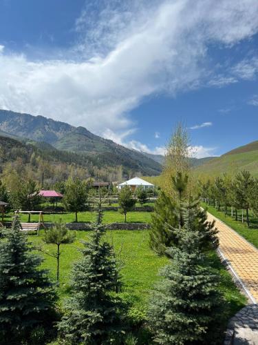 Alrededores, Tazabek guest house in Rot-Front