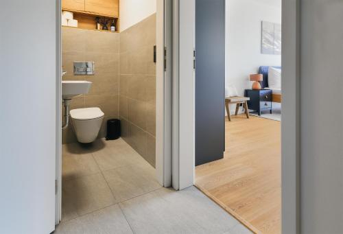 Beta Home - Free Garage, Air Condition, Garden, at Metro, 2nd parking on request, Praha (fotografie 10)