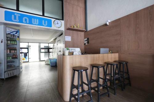 Lobby, Phunphin Station in Phunphin